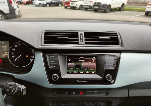 Skoda Fabia cena 34900 przebieg: 204199, rok produkcji 2018 z Bobowa małe 254